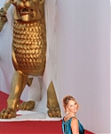 Jennifer-Lawrence-65th2BVenice2BFilm2BFestival2BBurning2BPlain2BPremiere2B0QuRNi20Y9wl.jpg