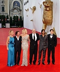 Jennifer-Lawrence-Burning2BPlain2BPremiere2BVenice2BjIaZymd1e98l.jpg