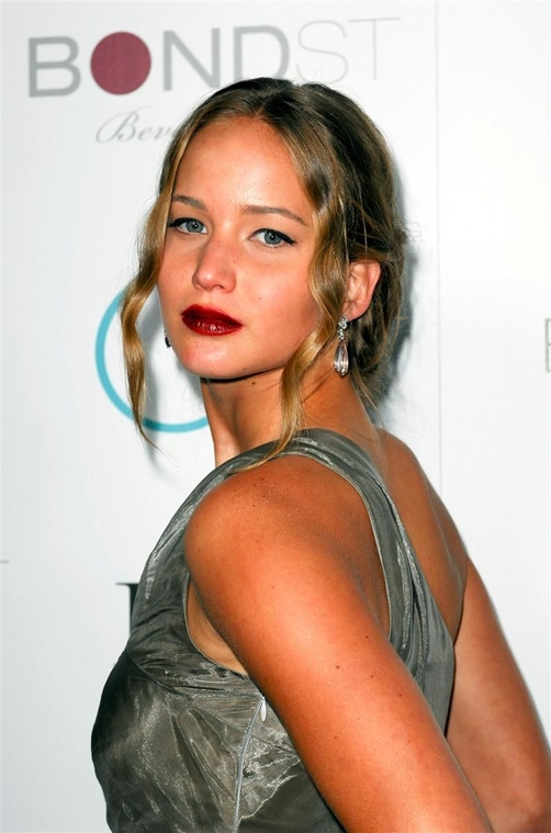 jennifer_lawrence_premiere_of_burning_plain_los_angeles2.jpg