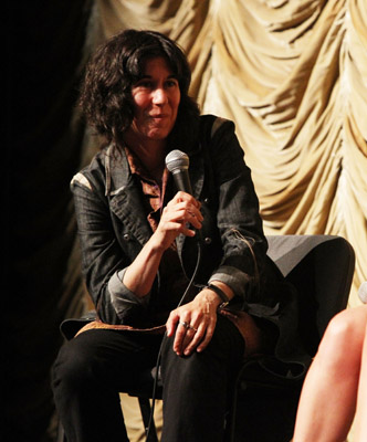 That is definitely Jennifer Lawrence's Sexy leg ; )
