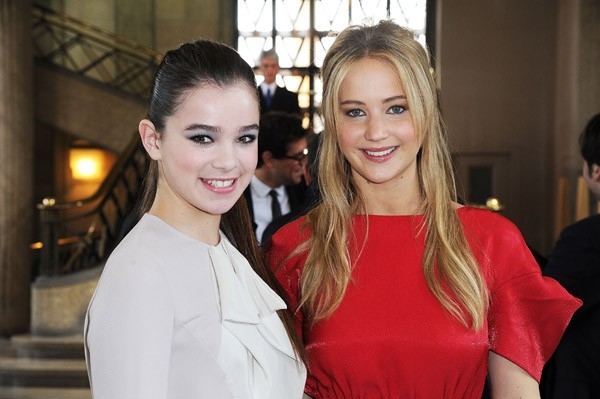 Jennifer_Lawrence_at_the_Miu_Miu_Fashion_Week_Fashion_Show_in_Paris_007.jpg