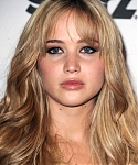 Jennifer_Lawrence_recieving_an_award_at_the_14th_Annual_Hollywood_Awards_Gala_01.jpg