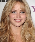 Jennifer_Lawrence_recieving_an_award_at_the_14th_Annual_Hollywood_Awards_Gala_13.jpg
