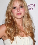 Jennifer_Lawrence_recieving_an_award_at_the_14th_Annual_Hollywood_Awards_Gala_20.jpg