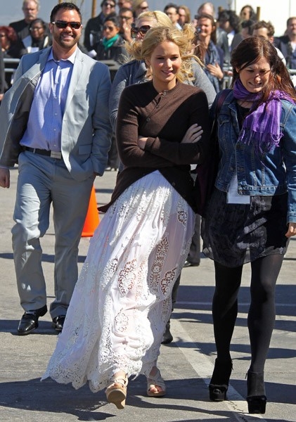 Jennifer_Lawrence_looking_beautiful_in_a_white_dress_at_the_Film_Independent_Spirit_Awards_006.jpg