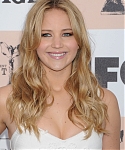 Jennifer_Lawrence_looking_beautiful_in_a_white_dress_at_the_Film_Independent_Spirit_Awards_003.jpg