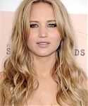 Jennifer_Lawrence_looking_beautiful_in_a_white_dress_at_the_Film_Independent_Spirit_Awards_016.jpg