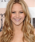 Jennifer_Lawrence_looking_beautiful_in_a_white_dress_at_the_Film_Independent_Spirit_Awards_023.jpg