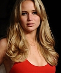 Jennifer_Lawrence_attending_the_2011_Vanity_Fair_Oscar_Party_in_a_smoking_hot_red_dress_19.jpg