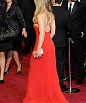 Jennifer_Lawrence_attending_the_2011_Academy_Awards_in_a_smoking_hot_red_dress_MQ_64.jpg