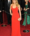 Jennifer_Lawrence_attending_the_2011_Academy_Awards_in_a_smoking_hot_red_dress_MQ_77.jpg