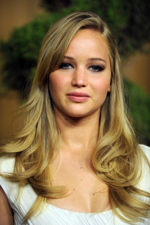 Jennifer_Lawrence_at_the_83rd_Academy_Awards_Nominations_in_a_beautiful_white_dress_05.jpg