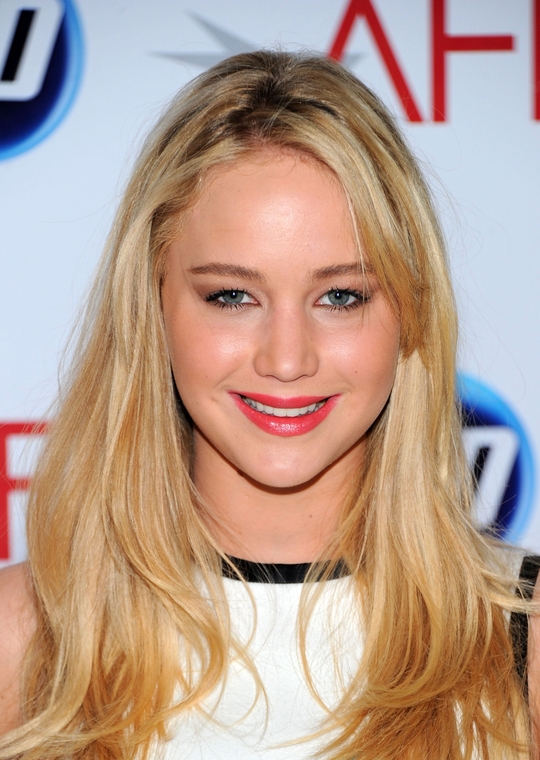 Jennifer_Lawrence_at_the_Eleventh_Annual_AFI_Awards_34.jpg