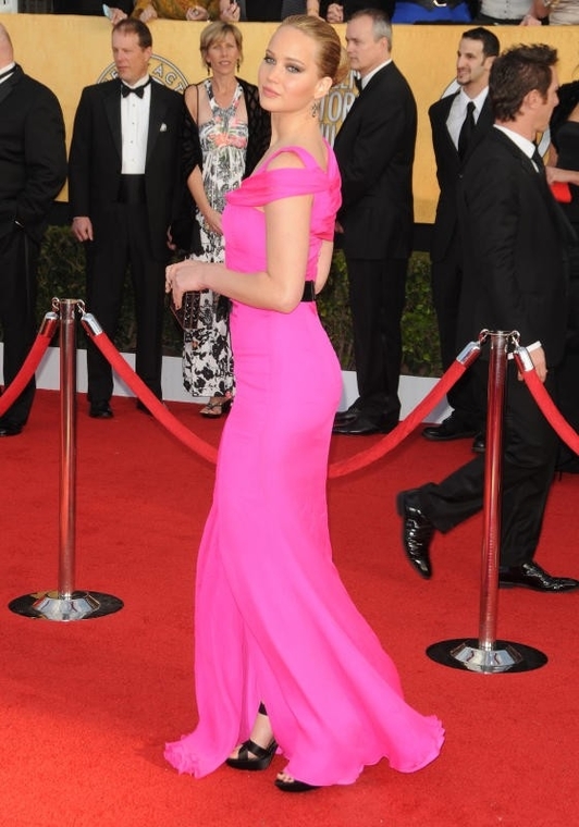 Jennifer_Lawrence_attending_the_17th_Annual_Screen_Actors_Guild_Awards_015.jpg