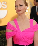 Jennifer_Lawrence_attending_the_17th_Annual_Screen_Actors_Guild_Awards_013.jpg