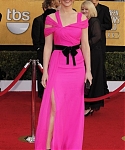 Jennifer_Lawrence_attending_the_17th_Annual_Screen_Actors_Guild_Awards_021.jpg