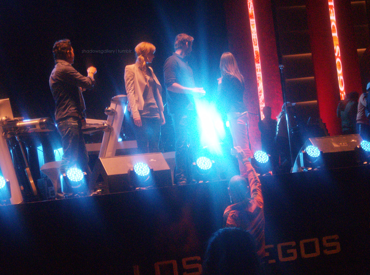 Jennifer Lawrence and Liam Hemsworth together at The Hunger Games rally at Six Flags in Mexico City!
