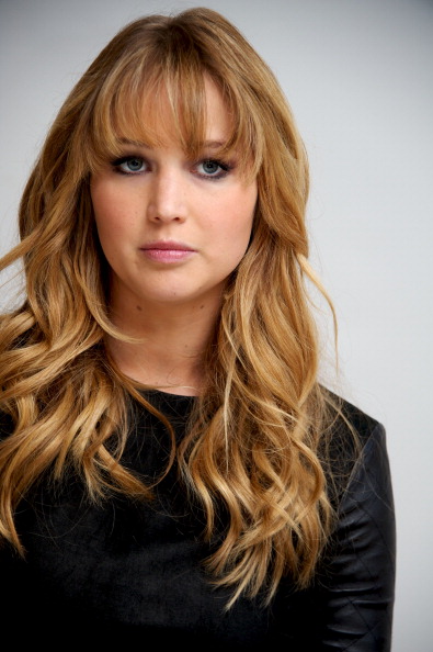 Jennifer_Lawrence_attending_The_Hunger_Games_press_conference_in_Beverly_Hills_15.jpg