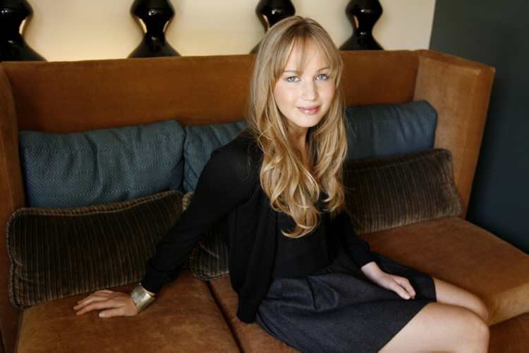 Jennifer_Lawrence_photoshoot_03.jpg