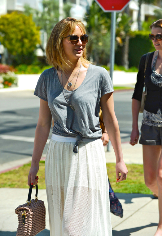 jlaw_candid_21april2013_023.jpg