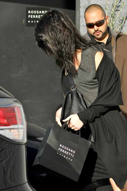 jlaw_candids_25feb2013_005.jpg