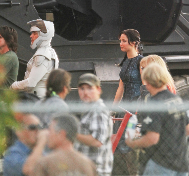 jlaw_catchingfire_onset11oct2012_001.jpg