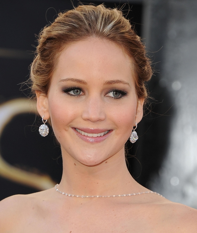 jlaw_events_24feb2013_academyawardsredcarpet_015.jpg