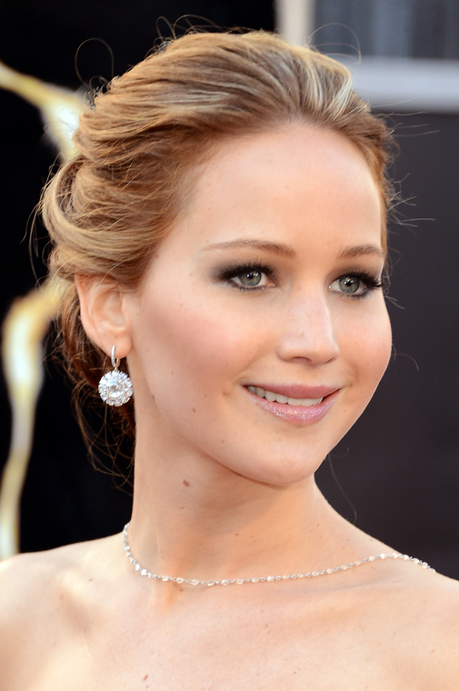jlaw_events_24feb2013_academyawardsredcarpet_028.jpg