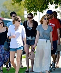 Filename=jlaw_candid_21april2013_007.jpg
Filesize=1505KiB
Dimensions=2213x1600
Date added=May 20, 2013 jlaw_candid_21april2013_007.jpg