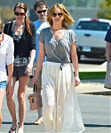 Filename=jlaw_candid_21april2013_027.jpg
Filesize=1895KiB
Dimensions=1942x2800
Date added=May 20, 2013 jlaw_candid_21april2013_027.jpg