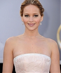 jlaw_events_24feb2013_academyawardsredcarpet_005.jpg