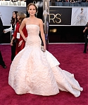 jlaw_events_24feb2013_academyawardsredcarpet_107.jpg