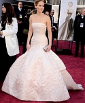 jlaw_events_24feb2013_academyawardsredcarpet_109.jpg