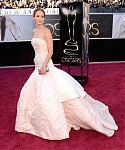 jlaw_events_24feb2013_academyawardsredcarpet_110.jpg