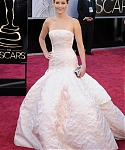 jlaw_events_24feb2013_academyawardsredcarpet_113.jpg
