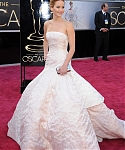 jlaw_events_24feb2013_academyawardsredcarpet_114.jpg