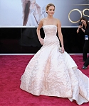 jlaw_events_24feb2013_academyawardsredcarpet_116.jpg