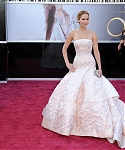 jlaw_events_24feb2013_academyawardsredcarpet_118.jpg