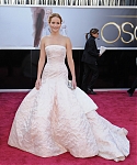 jlaw_events_24feb2013_academyawardsredcarpet_127.jpg