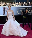 jlaw_events_24feb2013_academyawardsredcarpet_137.jpg
