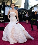 jlaw_events_24feb2013_academyawardsredcarpet_138.jpg