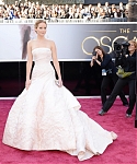 jlaw_events_24feb2013_academyawardsredcarpet_139.jpg