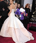 jlaw_events_24feb2013_academyawardsredcarpet_144.jpg