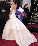 jlaw_events_24feb2013_academyawardsredcarpet_147.jpg