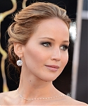 jlaw_events_24feb2013_academyawardsredcarpet_150.jpg