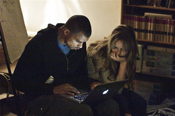 Behind_The_Scenes_28329~1.jpg