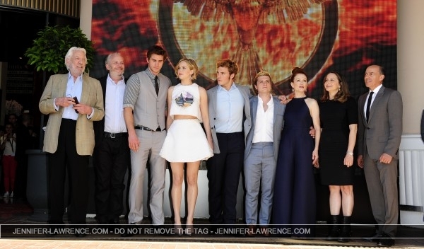 GROUP_May_17_-__Mockingjay_Part_1__photocall_at_Cannes_in_France_286529.jpg