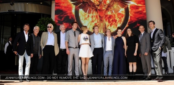 GROUP_May_17_-__Mockingjay_Part_1__photocall_at_Cannes_in_France_288229.jpg