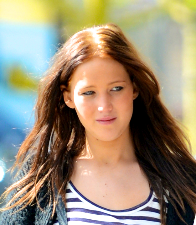 January_6_-_Jennifer_Lawrence_heads_to_Kings_Road_Cafe_in_Los_Angeles_28129.jpg