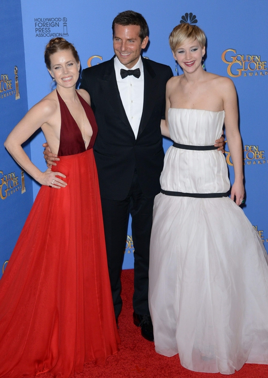 71st_Annual_Golden_Globe_Awards_press_room_2811129.jpg